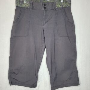Nike ACG Bermuda Outdoor Shorts Size 8
